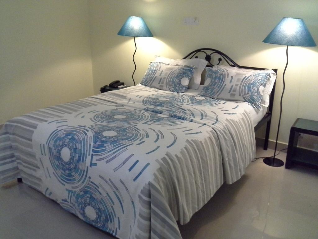 Elegant Shades Colva