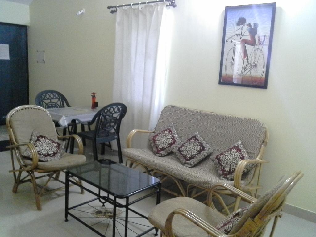 Elegant Shades Apartment