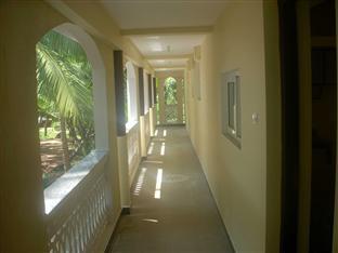 Apartment Elegant Shades *